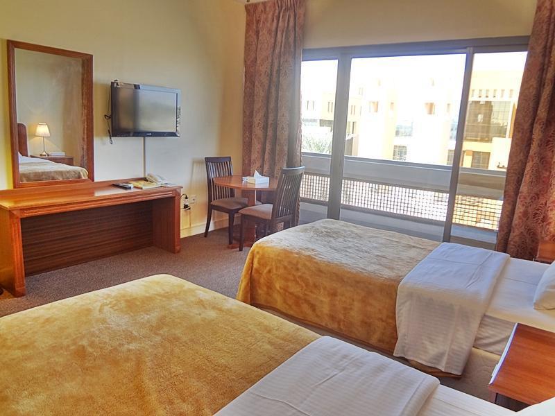 Top Hotel Apartments Al Ain Esterno foto